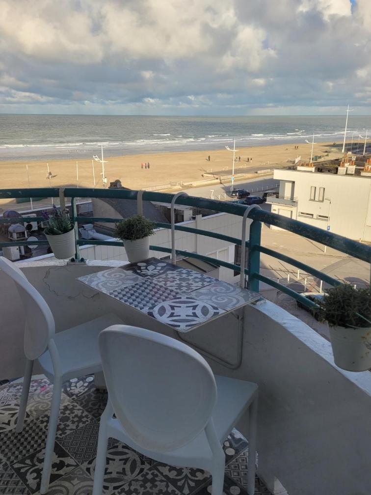 studio Vue mer au cœur de malo les bains pieds dans l eau Dunkirk Extérieur photo
